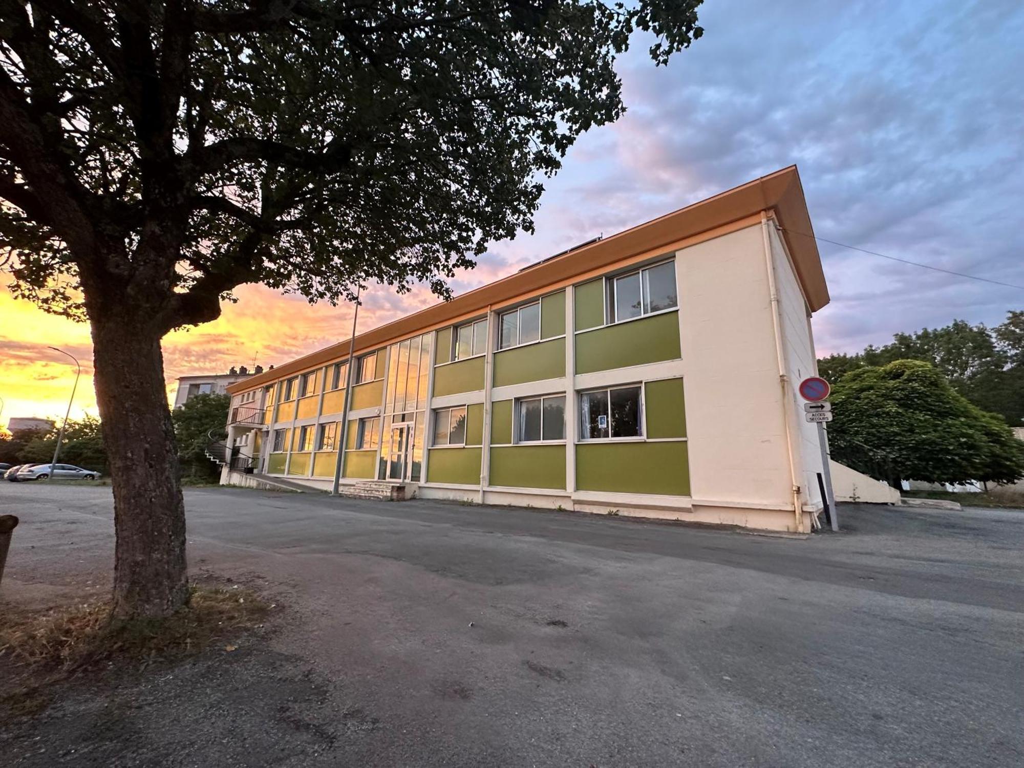 Auberge De Jeunesse Hi Poitiers Exterior foto